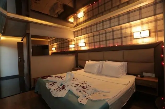Romantik Oda, Şehir Manzaralı, Cam Tavanlı