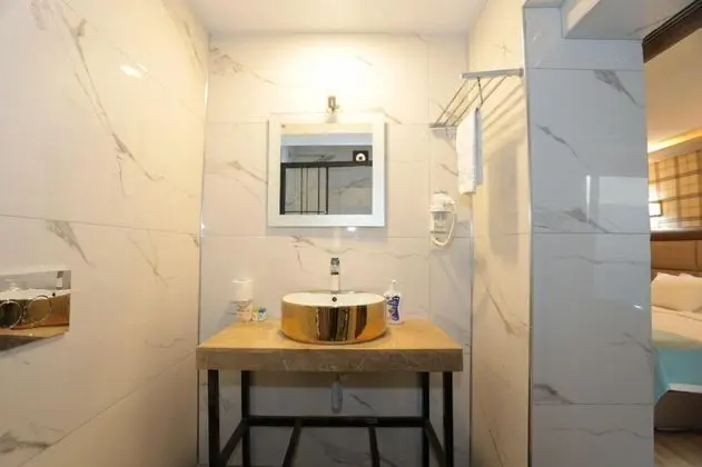 Standart Oda, Kara Manzaralı