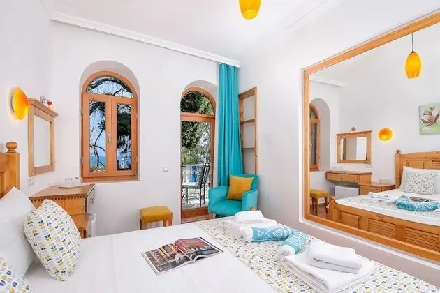 Oda, Balkon, Deniz Manzaralı