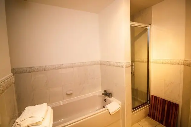 Luxury Apart Daire, 2 Yatak Odası, Engellilere Uygun (2E, Traquair)
