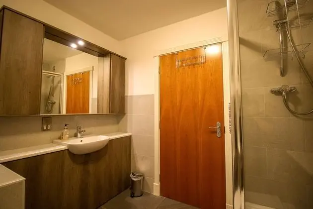 Luxury Apart Daire, 2 Yatak Odası, Engellilere Uygun (3E, Abbotsford)