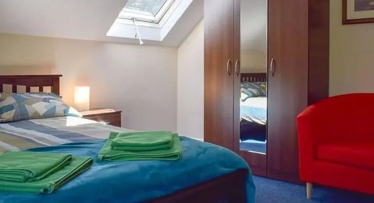 Büyük Yataklı Tek Kişilik Oda, Ortak Banyo (#4)