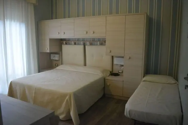 Deluxe Üç Kişilik Oda