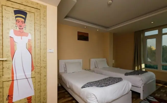 Standard Tek Büyük veya İki Ayrı Yataklı Oda, Sigara İçilmez