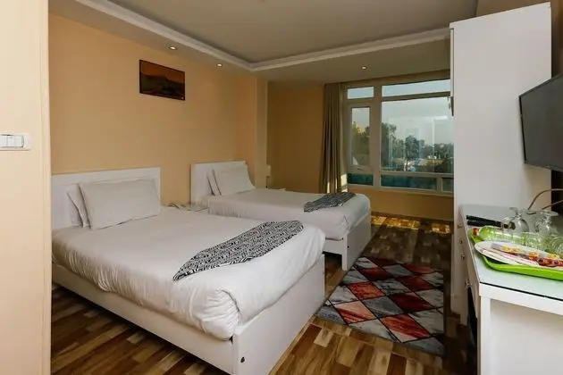 Standard Tek Büyük veya İki Ayrı Yataklı Oda, Sigara İçilmez
