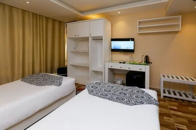 Standard Tek Büyük veya İki Ayrı Yataklı Oda, Sigara İçilmez