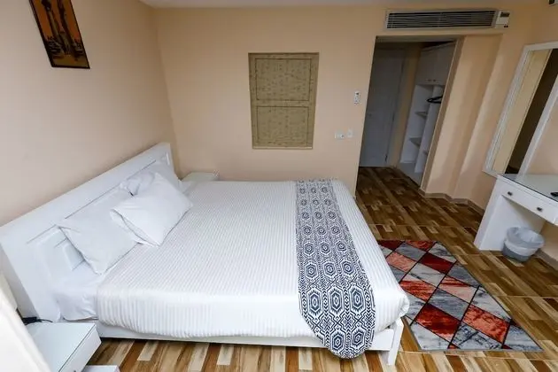 Standard Tek Büyük veya İki Ayrı Yataklı Oda, Sigara İçilmez