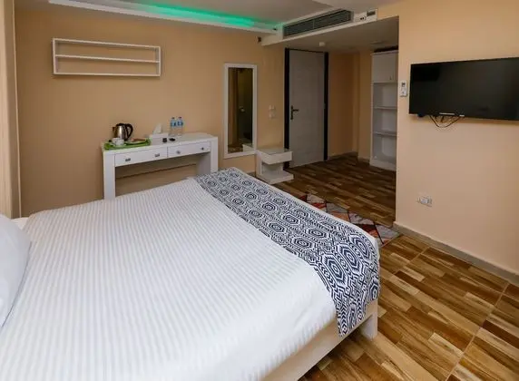 Standard Tek Büyük veya İki Ayrı Yataklı Oda, Sigara İçilmez