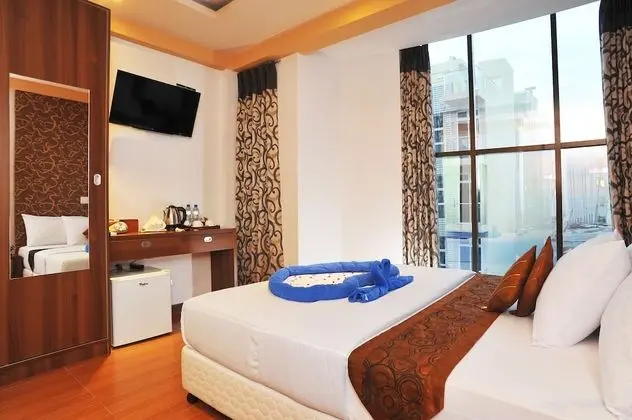 Deluxe Oda (Return Airport Transfers)
