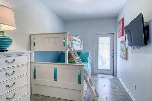 Daire, Birden Çok Yatak, Veranda (Turquoise Trea'shore)