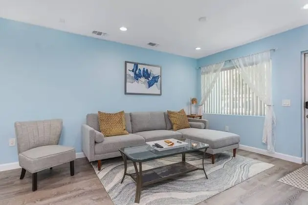 Ev (Turtle House of Sarasota)