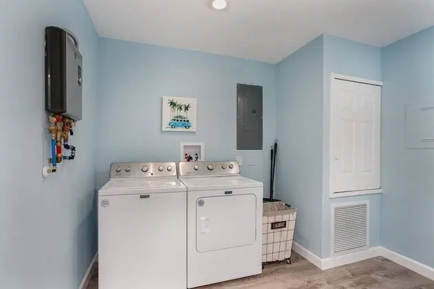 Ev (Turtle House of Sarasota)