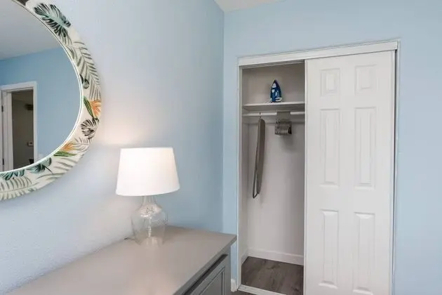 Ev (Turtle House of Sarasota)