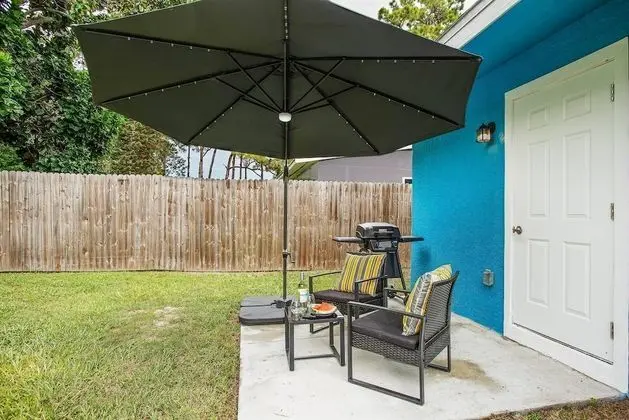 Ev (Turtle House of Sarasota)