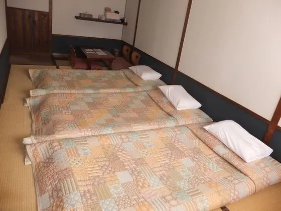Üç Kişilik Oda