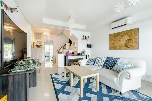 Standard Room with Shared Bathroom