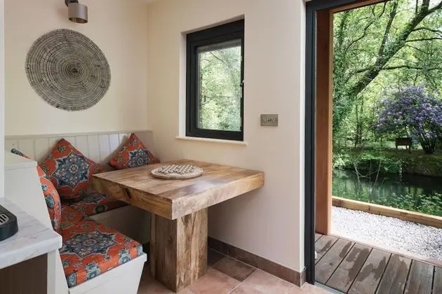 Luxury Kulübe, Banyolu/Duşlu, Göl Manzaralı (Lakeside Lodges)