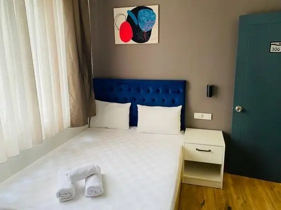 Disabled Room, Bahçe Manzaralı, Balkonlu