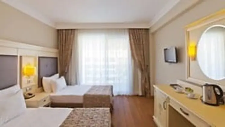 Sahile Yakın Oda