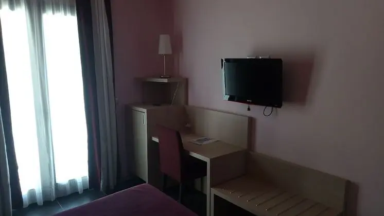 Economy Tek Büyük veya İki Ayrı Yataklı Oda