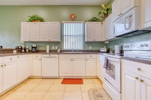 Villa (906 Tuscan Hills)