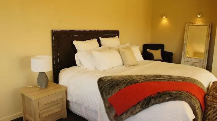 Superior Tek Büyük Yataklı Oda (Luxury Oak Room)