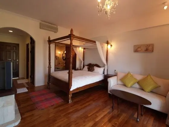 Deluxe Tek Büyük Yataklı Oda, 1 Çift Kişilik Yatak, Park Manzaralı, Bahçeli
