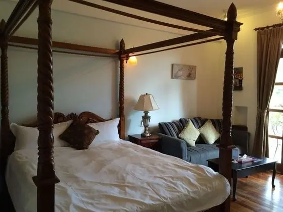 Deluxe Tek Büyük Yataklı Oda, 1 Çift Kişilik Yatak, Park Manzaralı, Bahçeli