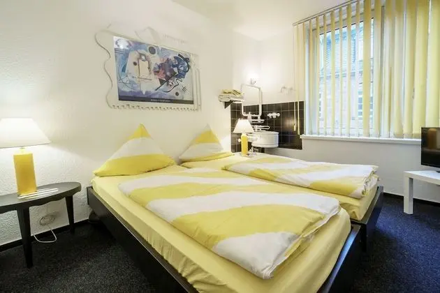 Tek Büyük Yataklı Oda, Ortak Banyo