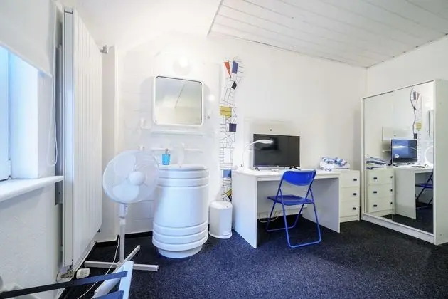 Tek Büyük Yataklı Oda, Ortak Banyo