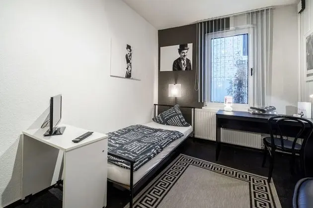 Tek Kişilik Oda, Ortak Banyo