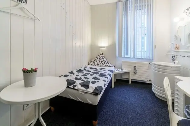 Tek Kişilik Oda, Ortak Banyo