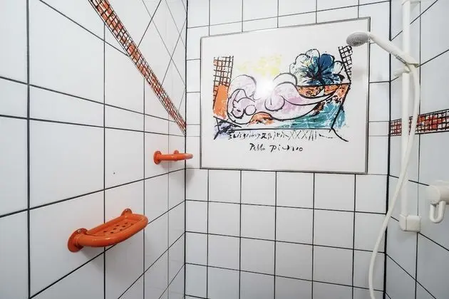 Tek Kişilik Oda, Ortak Banyo