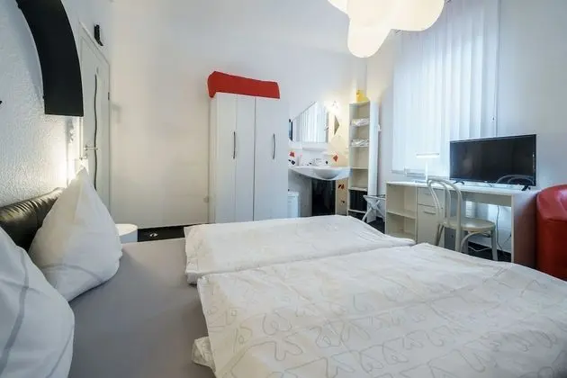 Üç Kişilik Oda, Ortak Banyo