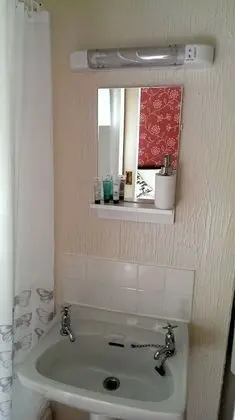 Tek Büyük Yataklı Oda, Banyolu/Duşlu