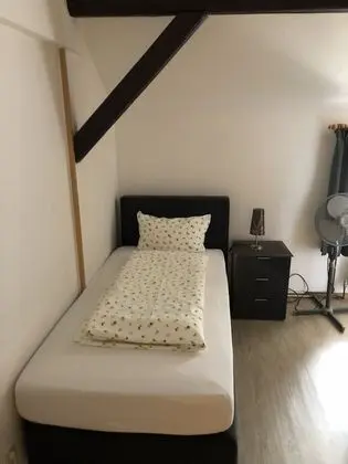 Tek Kişilik Oda, 1 Tek Kişilik Yatak, Sigara İçilmez