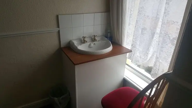 Basic İki Ayrı Yataklı Oda, Özel Banyo (outside the room)