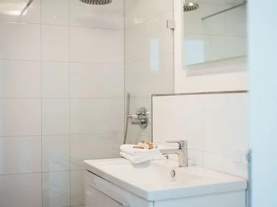 Tek Büyük Yataklı Oda, Banyolu/Duşlu