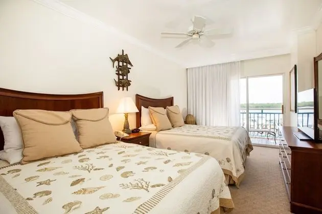 Süit, 1 Yatak Odası, Küçük Mutfak, Koy Manzaralı (2 Queens and sofa bed)