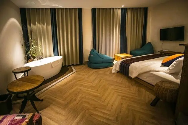Deluxe Tek Büyük Yataklı Oda