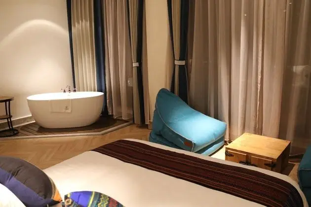 Deluxe Tek Büyük Yataklı Oda