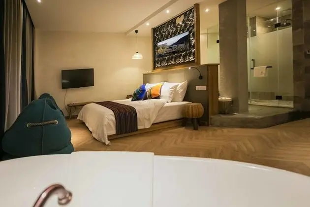 Deluxe Tek Büyük Yataklı Oda
