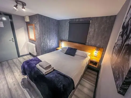 Comfort Tek Büyük Yataklı Oda, Ortak Banyo