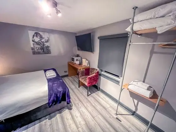 Comfort Tek Büyük Yataklı Oda, Ortak Banyo