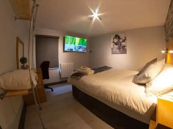 Comfort Tek Büyük Yataklı Oda, Ortak Banyo