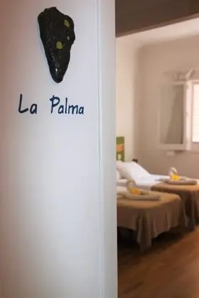 İki Ayrı Yataklı Oda, Ortak Banyo