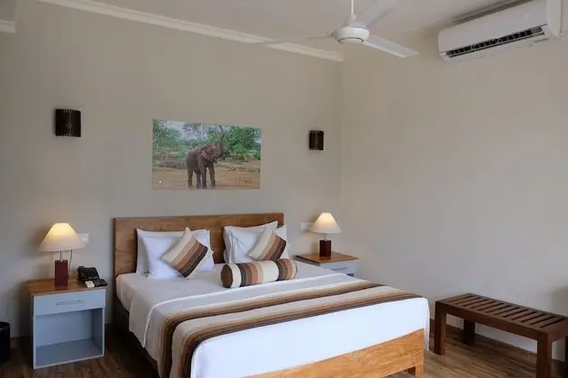 Deluxe Room with Partial Sea View