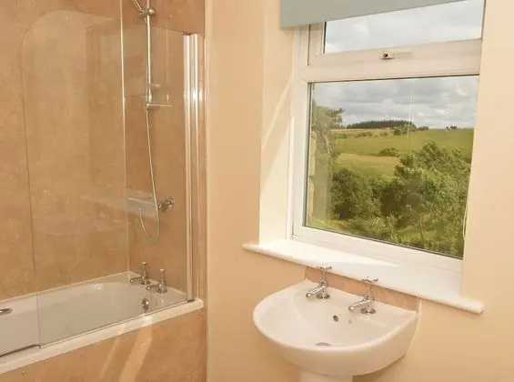 Tek Büyük Yataklı Oda, Banyolu/Duşlu