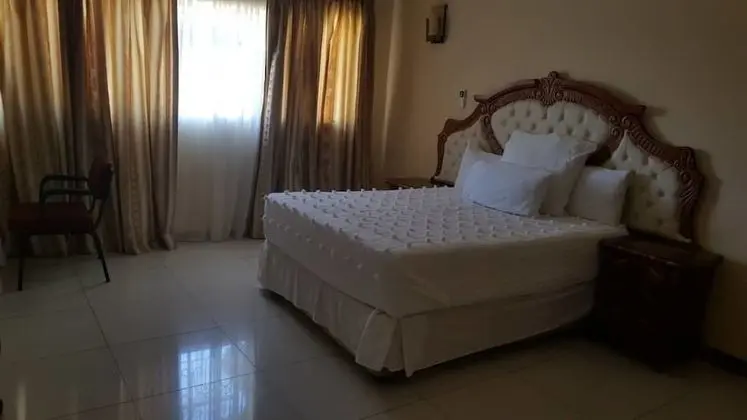 Standard Tek Büyük Yataklı Oda