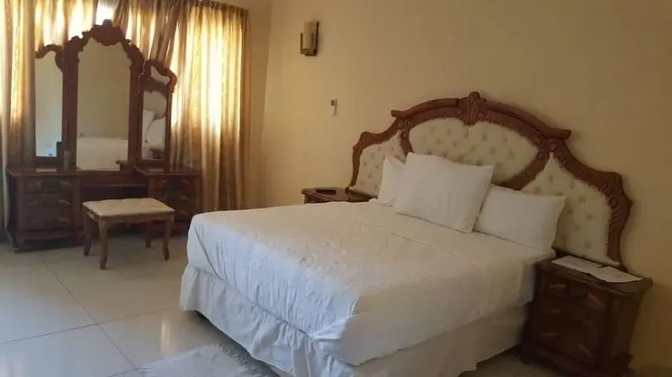 Standard Tek Büyük Yataklı Oda